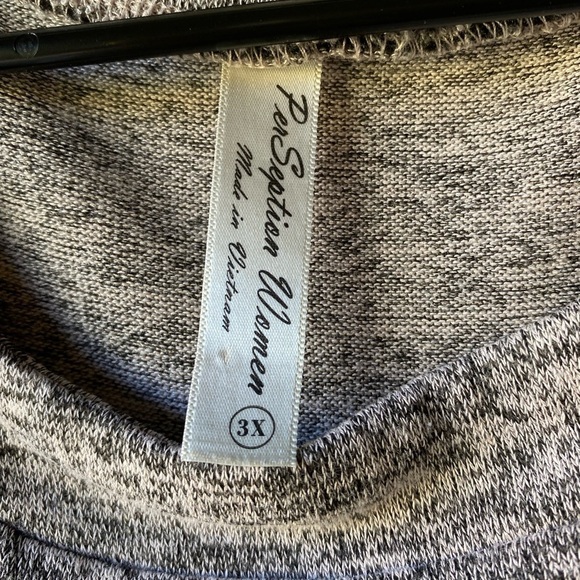 Perception Women Gray & Black Top - Picture 2 of 4